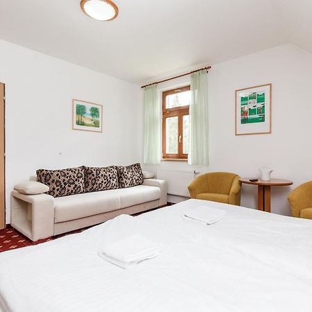 Farma Hory Hotell Karlsbad Exteriör bild