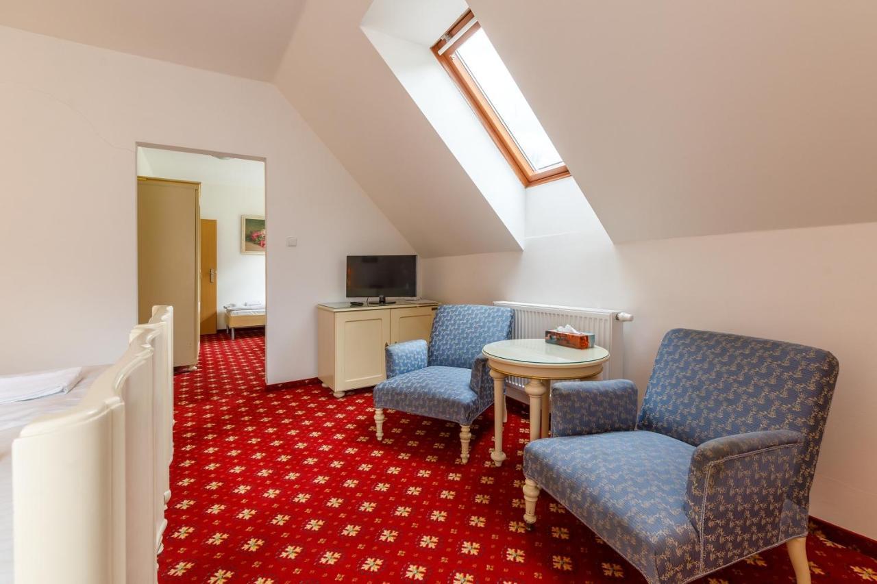 Farma Hory Hotell Karlsbad Exteriör bild