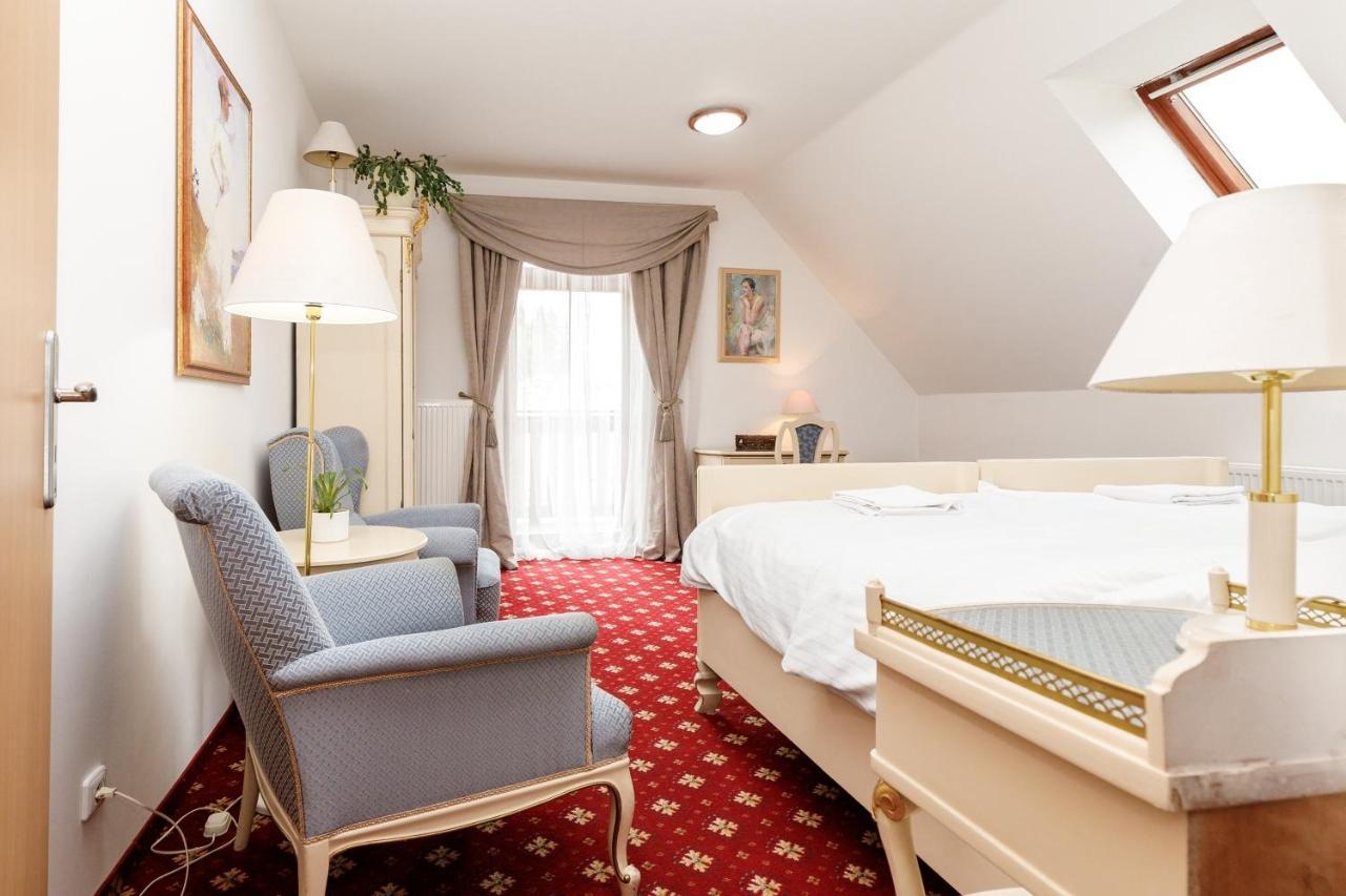 Farma Hory Hotell Karlsbad Exteriör bild