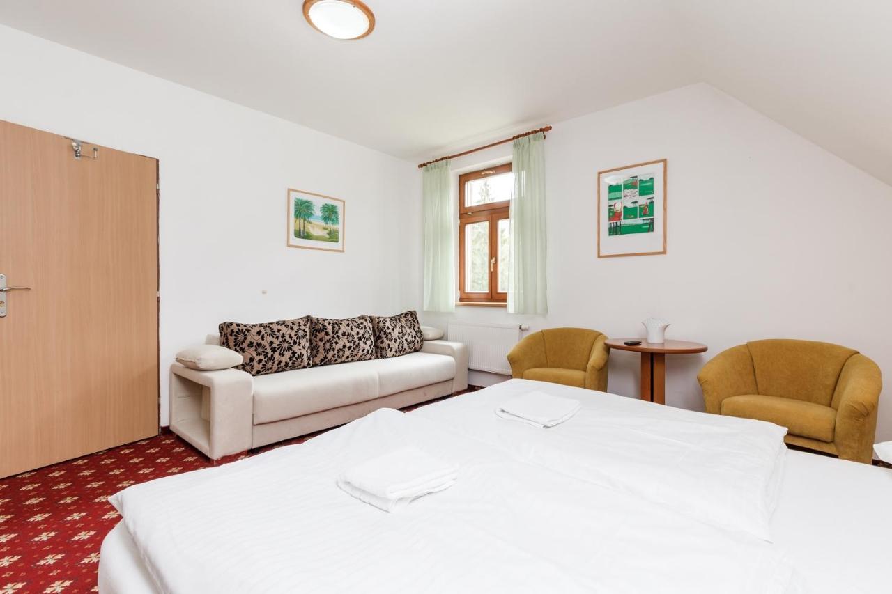 Farma Hory Hotell Karlsbad Exteriör bild