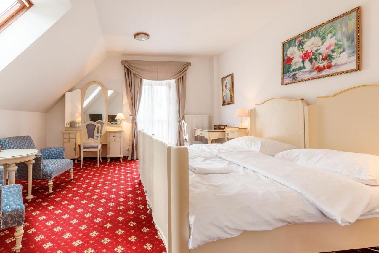 Farma Hory Hotell Karlsbad Exteriör bild