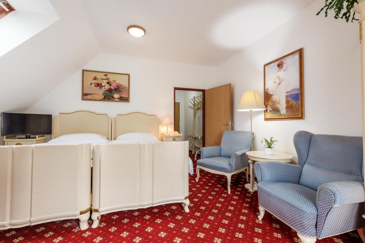 Farma Hory Hotell Karlsbad Exteriör bild