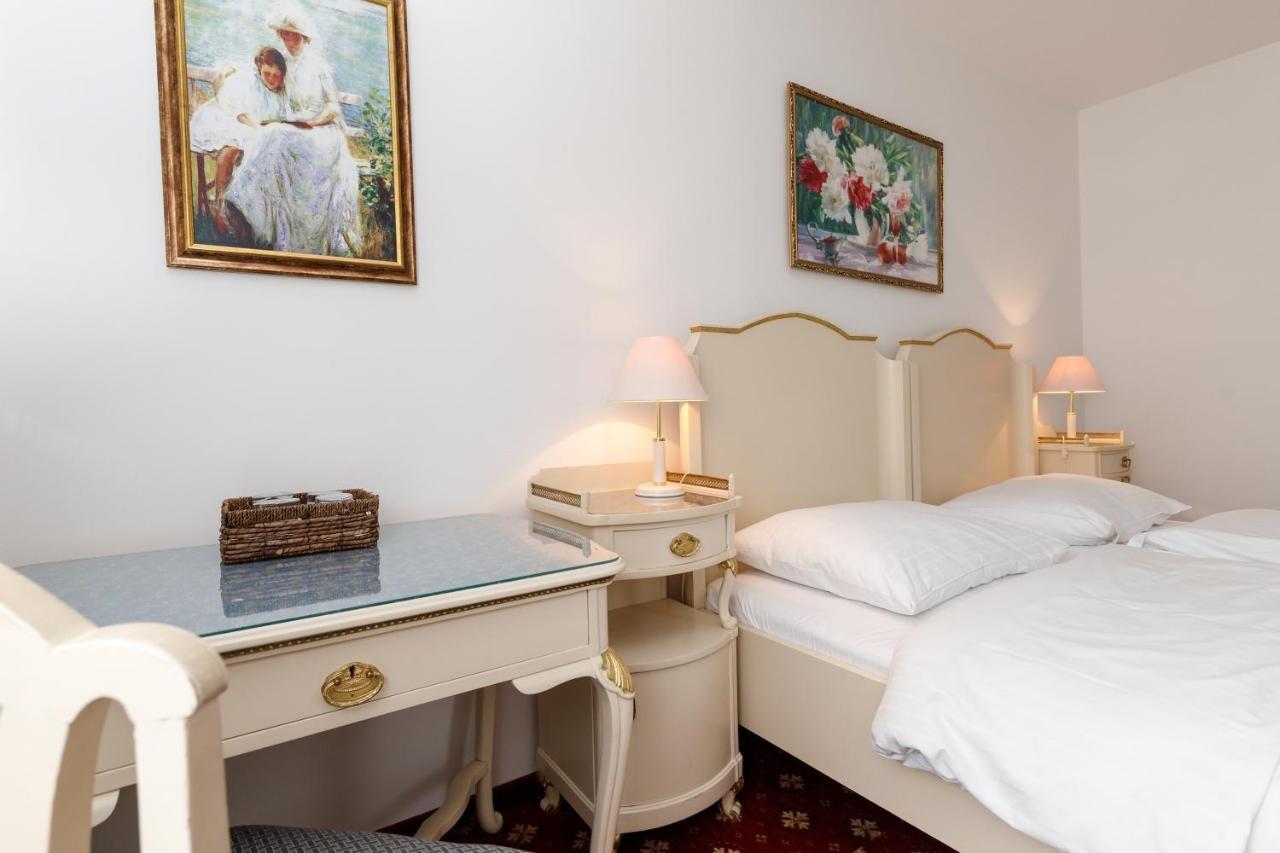 Farma Hory Hotell Karlsbad Exteriör bild