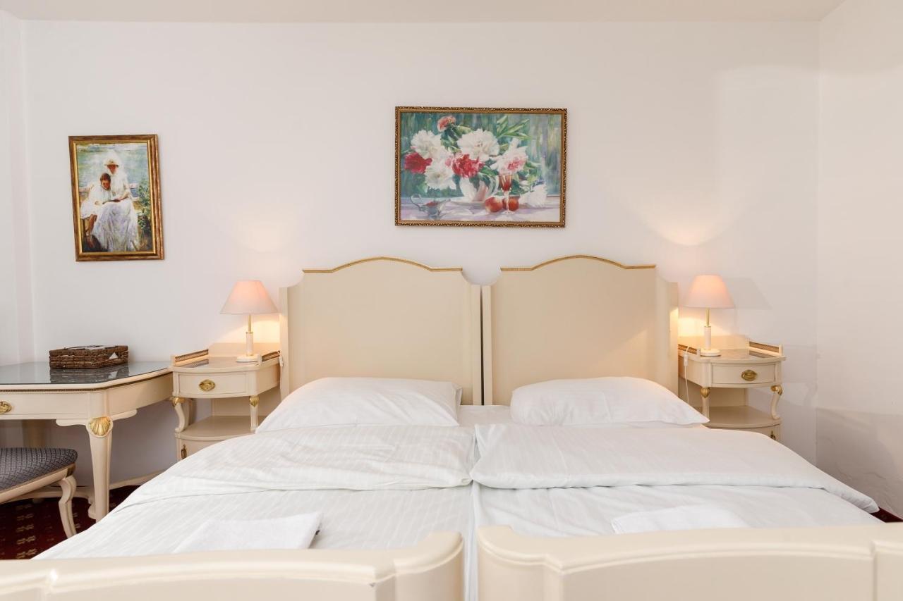 Farma Hory Hotell Karlsbad Exteriör bild
