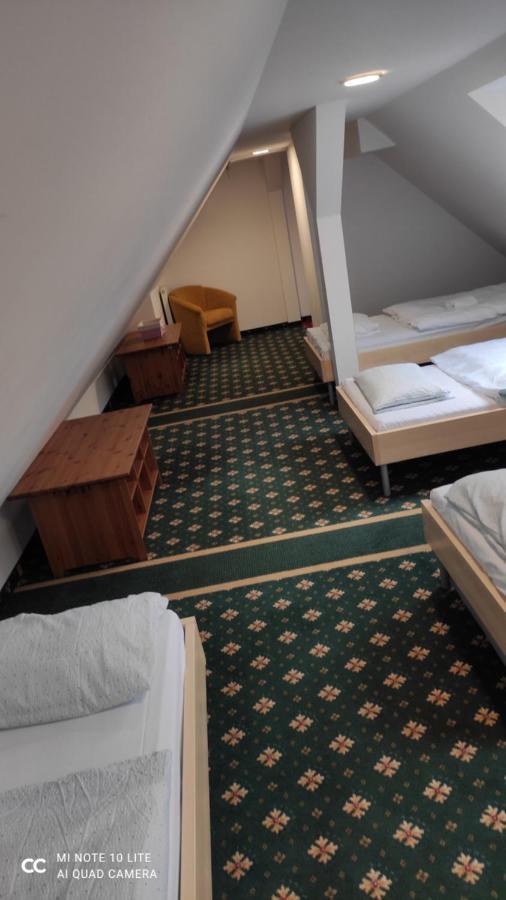 Farma Hory Hotell Karlsbad Exteriör bild